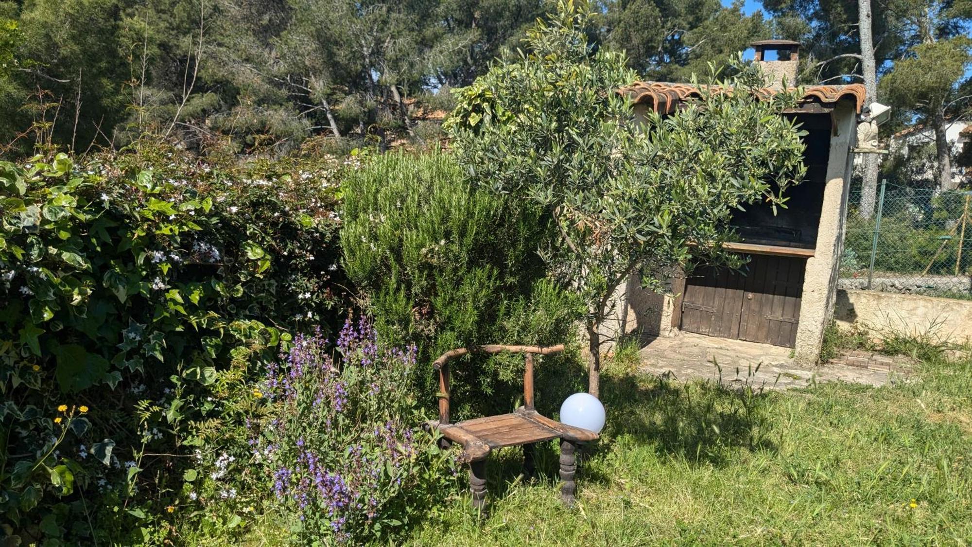 Maisonnette Kalis Calme Avec Climatisation Parking Jardin Cadre Campagne Plages A Pieds Bandol Exterior photo